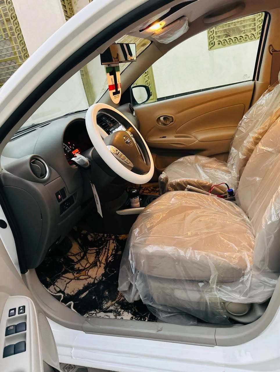 سلام عليكم نيسان سني مديل 26كفاله عامه فول مواصفات أربع دگم كهربائية تبريد أمامي وخلفي اشاره بل مري السياره كفاله من الشخط سياره زيرو ستخدام شخصي ماشيه6الاف السياره وكالة ما صادره بيهه مجاني على وضع الشركه الاستفسار على هاذ***********

نص مكتوب في الصور:
- @mk_2