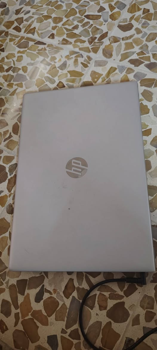 سلام عليكم اخوان لابتوب hp
نضيف
 الشحن مالته يطول اكثر من ساعتين
الجيل الثامن وهاي تفاصيله بل صور
السعر 350 وبي مجال حك الجية 
التواصل
واتساب فقط ***********
او علق واني ادخلك

نص مكتوب في الصور:
- Settings Find a setting user Local Account Home System Bluetooth & devices Network & internet Personalization Apps Accounts Time & language Gaming Accessibility Privacy & security Windows Update System > About Processor Installed RAM Graphics card Storage Intel(R) Core(TM) 8 GB 128 MB 238 GB i5-8250U CPU @ 1.60GHz 1.80 GHz Speed: 2400 MT/s Intel(R) UHD Graphics 620 114 GB of 238 GB used DESKTOP-621639V HP ProBook 650 G4 Rename this PC Device info Copy Device name DESKTOP-621639V Processor Intel(R) Core(TM) i5-8250U CPU @ 1.60GHz (1.80 GHz) Installed RAM 8.00 GB (7.85 GB usable) Graphics card Intel(R) UHD Graphics 620 (128 MB) Storage 114 GB of 238 GB used Device ID 1AE0FEC6-DF84-43FF-AD87-D4274A0AA076 Product ID 00330-80000-00000-AA793 System type 64-bit operating system, x64-based processor Pen and touch No pen or touch input is available for this display Related links Domain or workgroup System protection Advanced system settings Windows info Copy Search 3:14 AM 9/16/2026