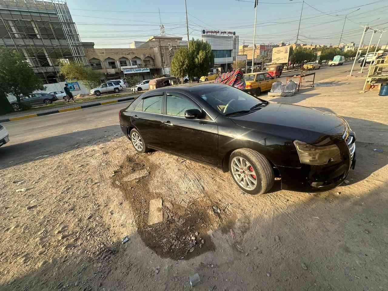 السلام عليكم  جيلي ام كراند c8موديل  12 سياره مصبوغه حزام جماليه 
كير ومكينه خير من الله 
تبريد ثلج 
صدر امامي خلفي جيد 
كهربائيات كله شغاله 
سعر 55بي مجال 
مكان بغداد الحسينيه 
رقم ***********
