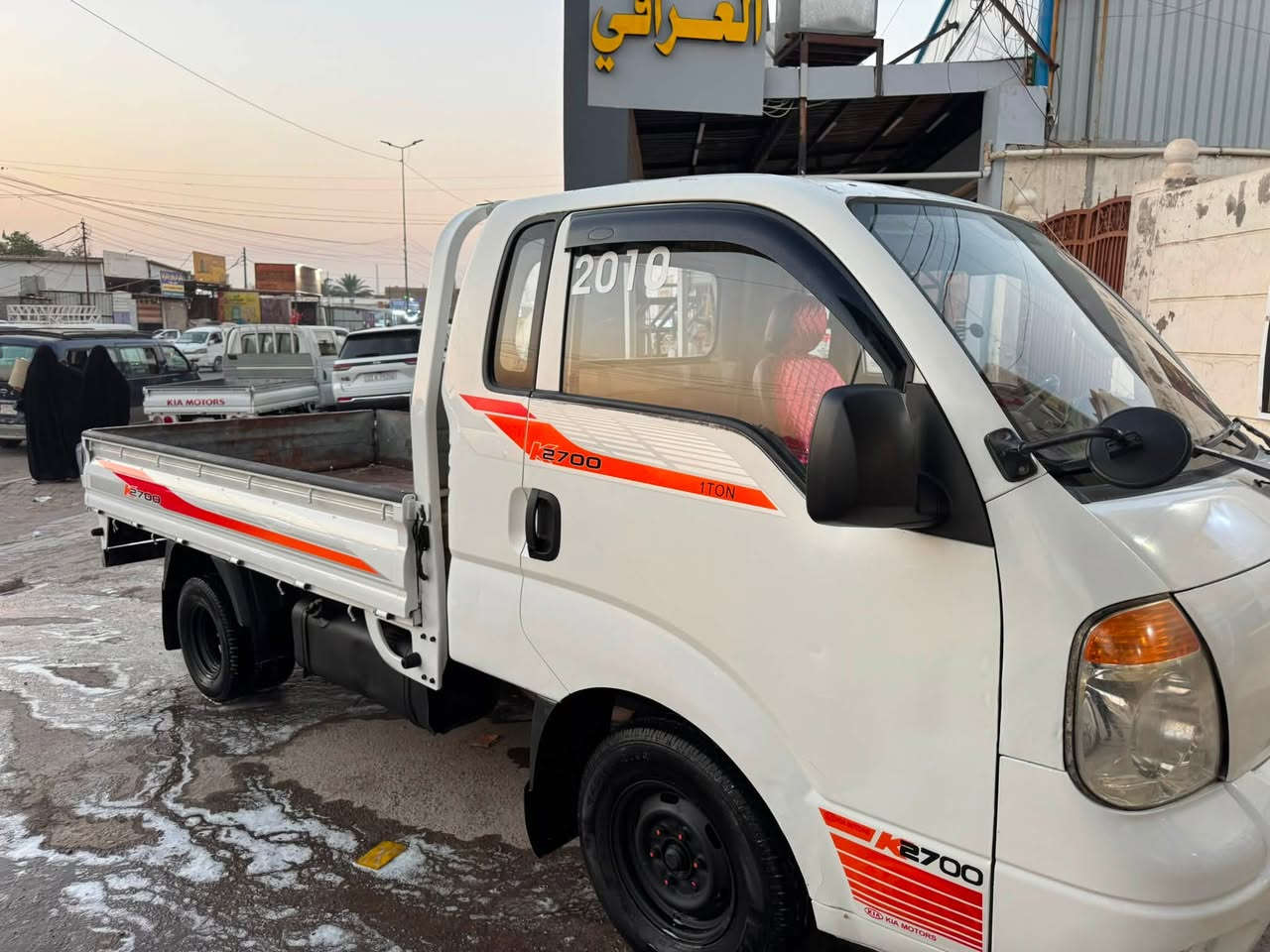 كيا 20010 ،،،،2700مكينة جديدة تخم تاير سيارة بلادية لا ضربة ولا صبغ بس دوسات صبغ سنوية 27رقم ديالى سيارة جاهزة مكان بغداد سعر 83 ،،،،،***********
