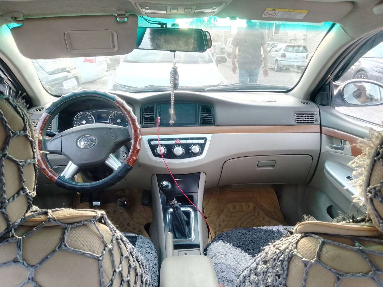 ليفان620
موديل2012

بدون صبغ

محرك وگير شرط

تبريد شغال

باسمي شرط التحويل 

***********

***********
