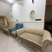 أعاده النشر بسبب الوعود الكاذبه تخم 5 قطع نضيف جداً ب٣٠٠ وبي مجال 0773...