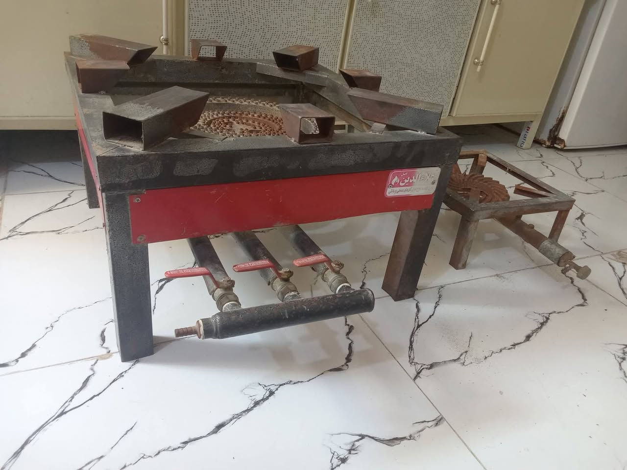 السلام عليكم عندي بريمزات اثنين للبيع في حي التراث
