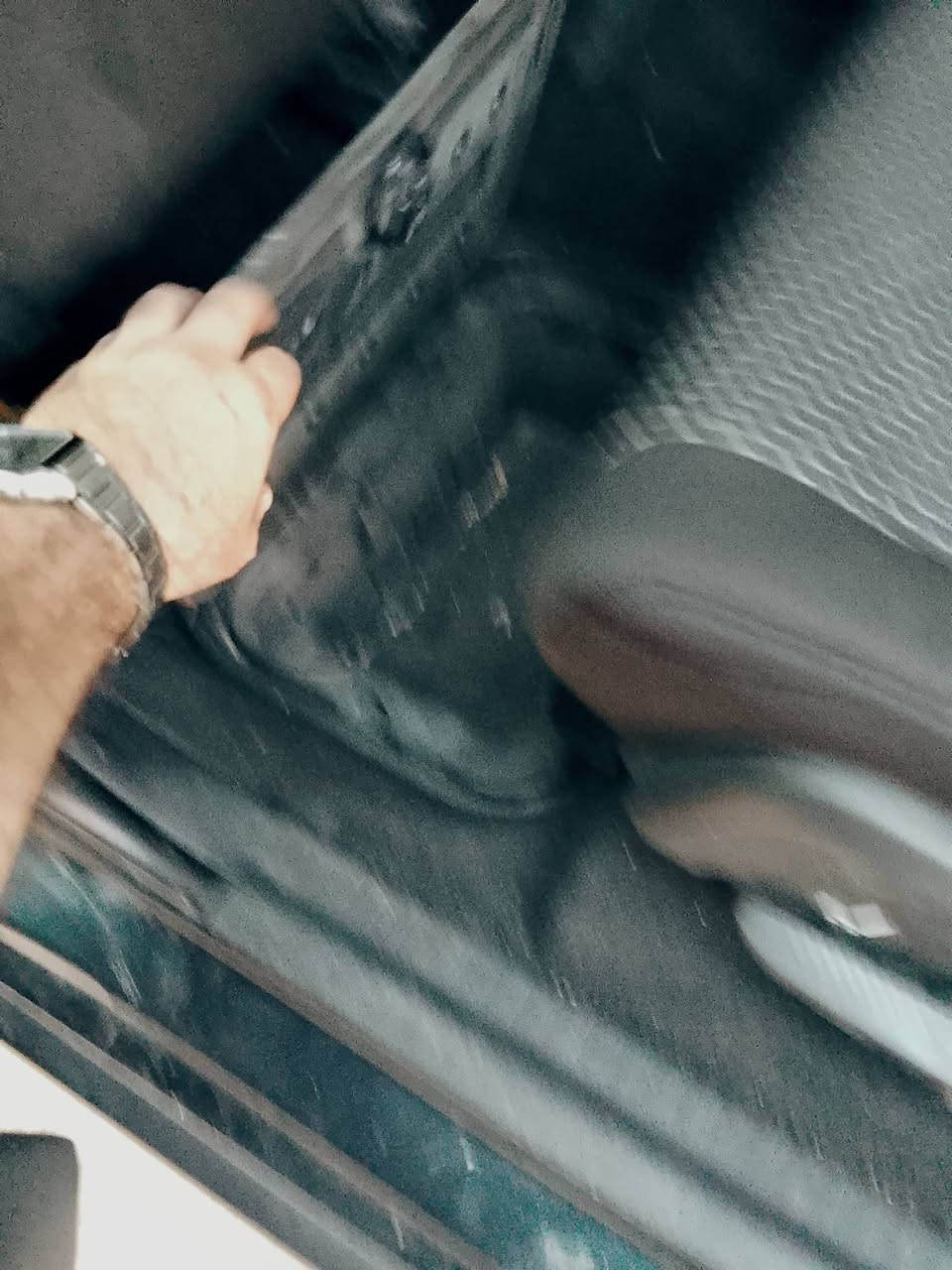 جورني 2015 أمريكي حادث تبديل جاملغ وبنيد بدون ايرباك ماشيه 77 ميل 7 راكب 3 قطع تبريد ثلج سياره جاهز محرك 2.400 مكانها ناصريه السعر 115 
***********
