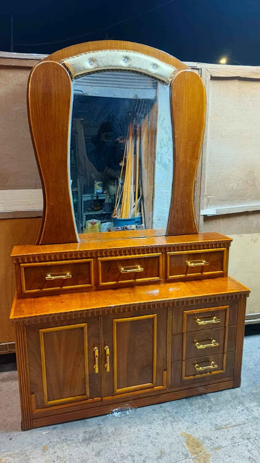ميز تواليت نضيف حيل السعر 80 الرفاعي 
*********** موصل, نينوى
