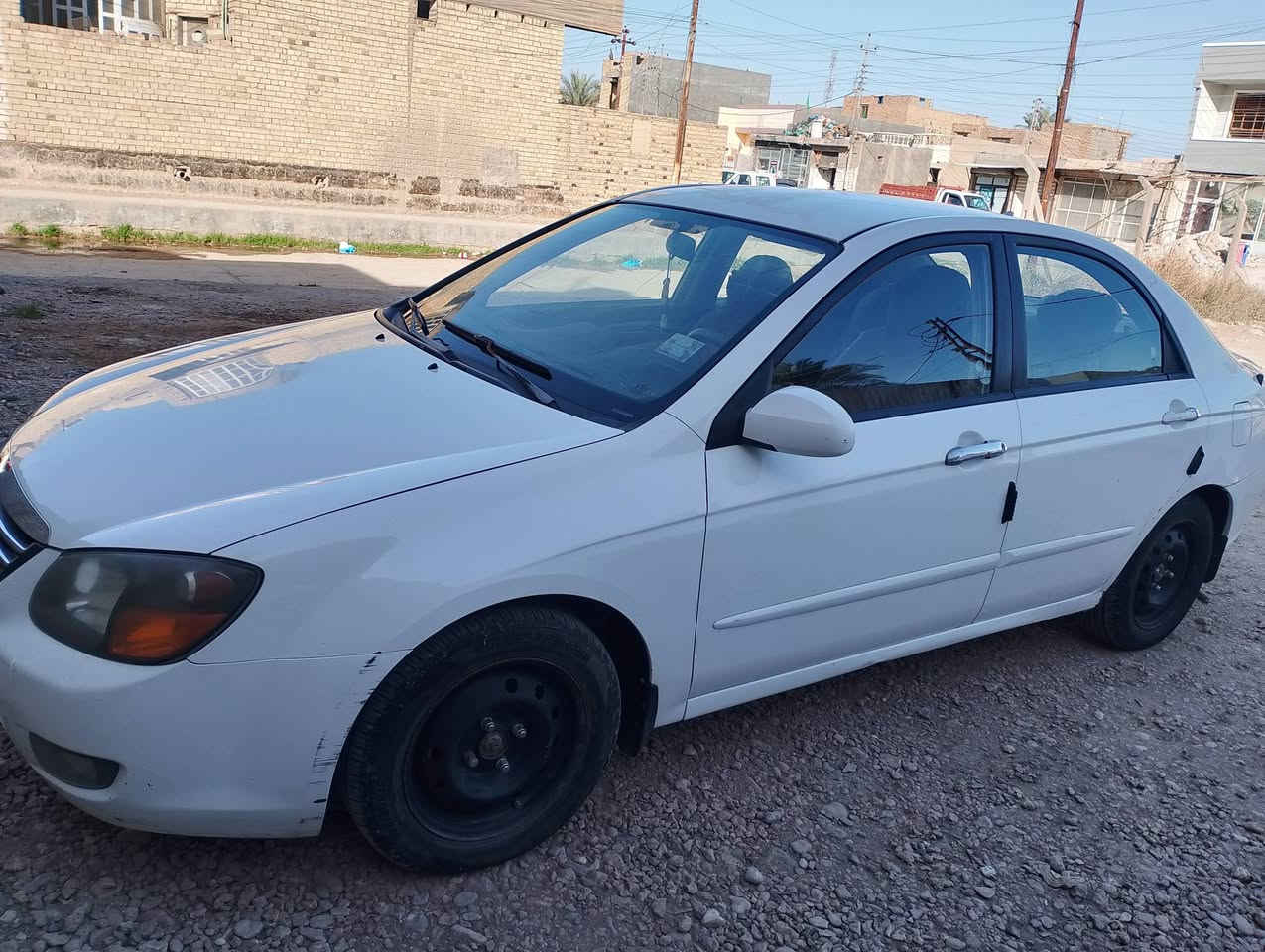 سبكترا 2009 بأسم الوالد مكينه 2000 تبريد شغال مكفوله عدى صبغ بسيط بين الباب والجاملغ سنوية ما ساقطة وبيها ملصق ورقم الماني مكانها حلة ابي غرق السعر 87
***********
