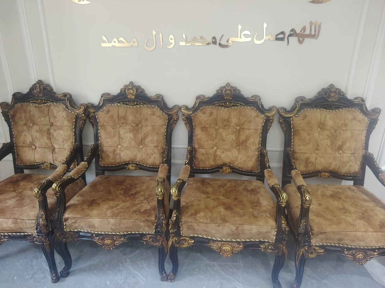 سلام عليكم للبيع
مكانهن بغداد الشعب نهاية الفورتات 

الاول 10 نفرات ب300

الثاني 9 نفرات ب800

ثنينهن بيهن مجال

*********** موجود واتساب ورصيد
