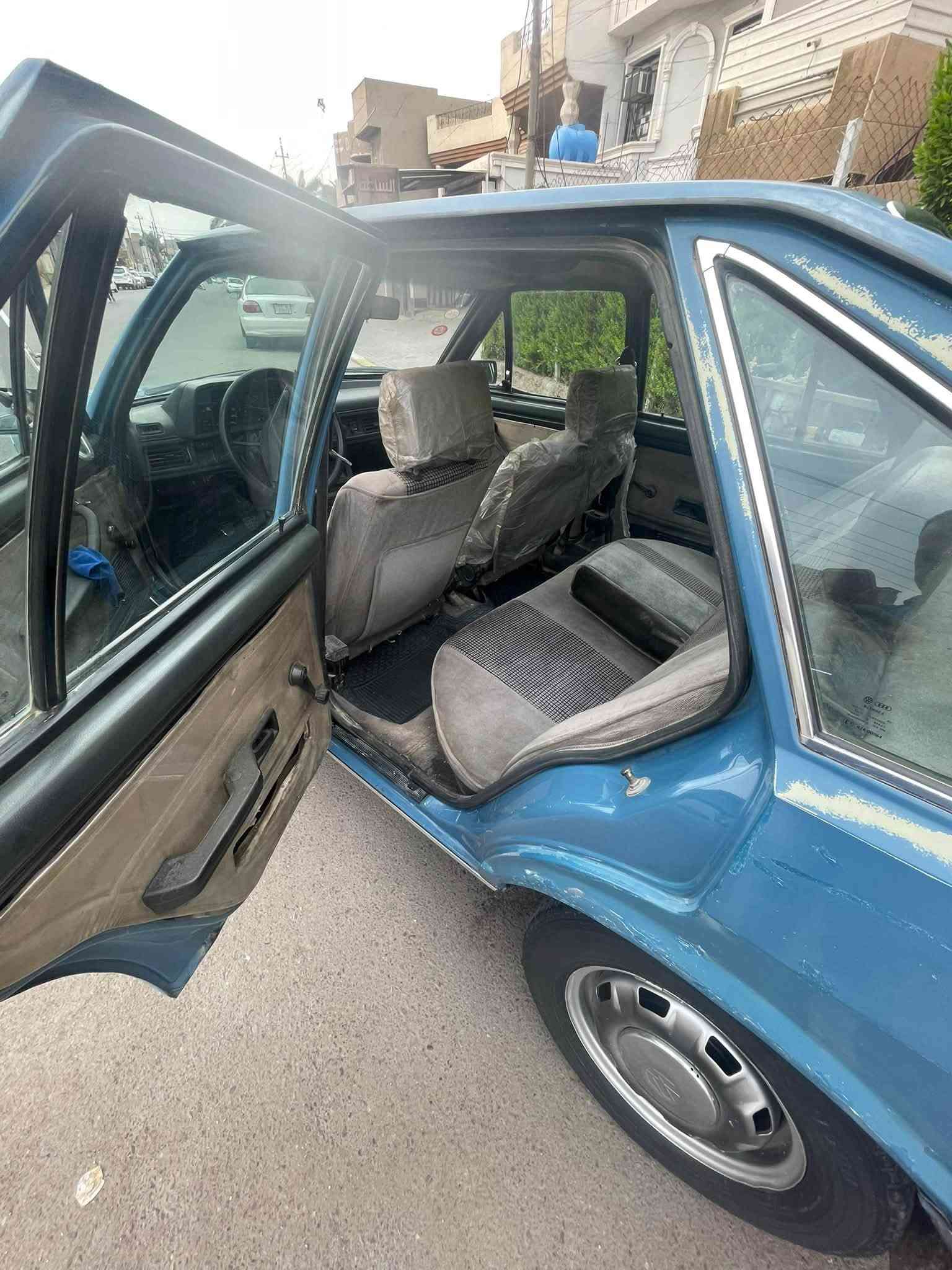 سلام عليكم للبيع او مراوس موديل. 85 بيها مكانات صبغ كير ومكينة جدد خمسة كير تبريد شغال داخل بلادي مسجل بلادي تخم تاير كهربائيات كلها شغالة كيلو متر عداد حماوة بانزين طوافة جديدة رقم بغداد دولي وشرط التحويل مكاني بـغداد السعر 34 وخادم للطيبين ***********

