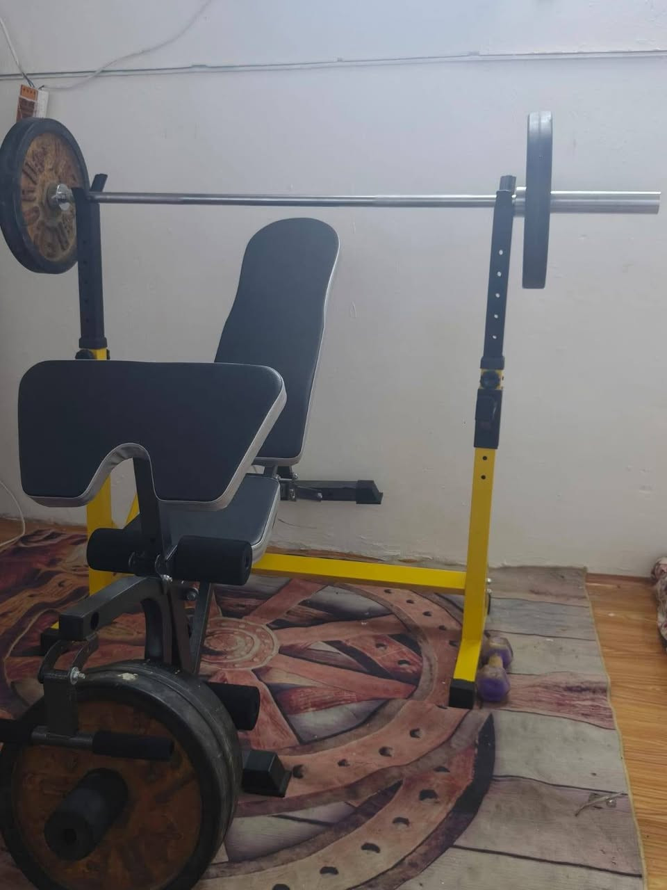 سلام عليكم جهاز كامل لبيع متكون من حاملة اثقال و مصطبه حديثه متحركه بيهة تمرين باي وتمرين ساق تتحمل 350kgكيلو واقراص عدد 5 وزن100كيلو مصارلي شهرين
من اخذتهة رايدهة ب600
رقمي*********** متواجد فقط واتساب لجادت
