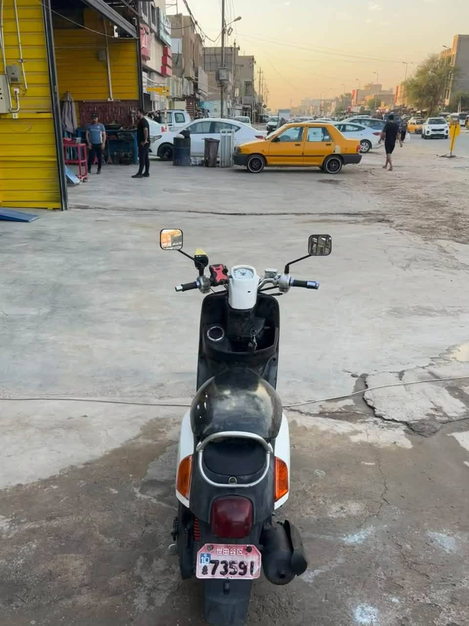 ماكس بوليس كابريتر الدرجه نضيفه كلش
شلعه معدل ١٠٠
اوراق منفيس مكاتبه كامله 
الدرجه بس كور مفتوح لل امانه 
الدراجه لا تنقيص لا تبخير 
لد زنون و الشاير زنون 
دهني كله امزويل 
تايرات نضيفه 
بركات بل بكان 
 عنواني بغداد الدوره شارع ٦٠
السعر ٧٥٠
***********

