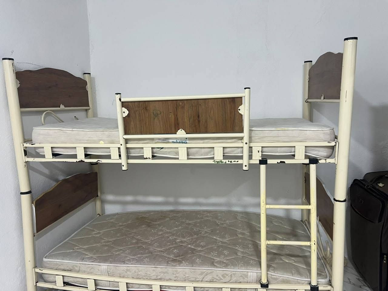 دوميز • تخت نفرين • ٢ دوشك نضيفه