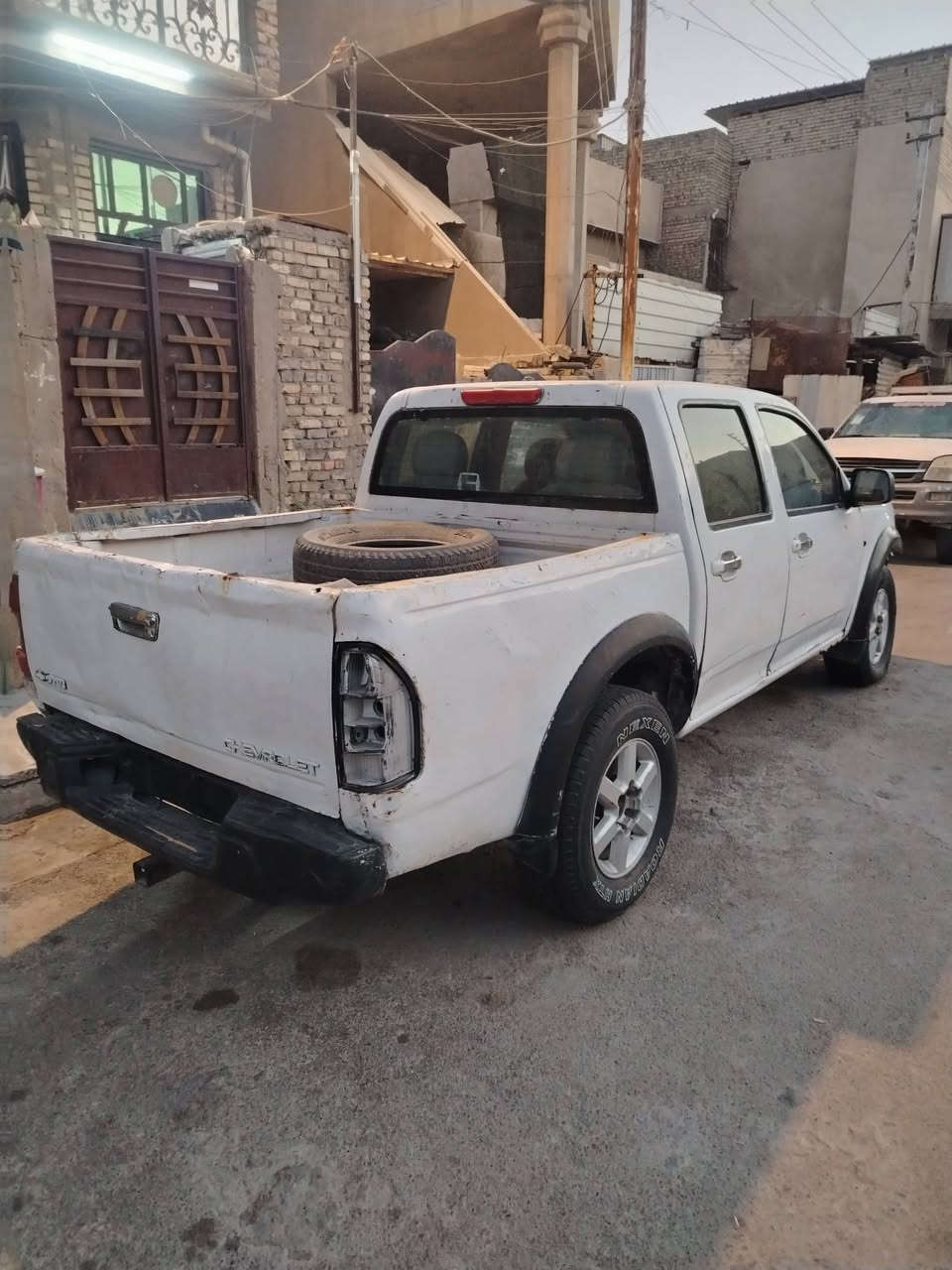 السلام عليكم للبيع موديل ٢٠٠٥العدد ٢ تترقم بغداد سعر الوحده ثلاث مليون العنوان بغداد للتواصل *********** أبو محمد
