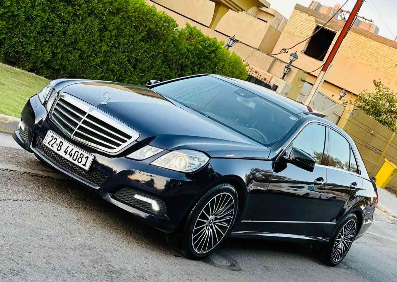 ‏السلام عليكم
لون حبري 
مارسدس E350   
موديل 2010
المواصفات فول الفول
بانوراما
شاشه جبيره 
بردات خلفيه جانبيه 
رادار + تحديد مسار
كامره خلفيه
شفتات ستيرن 
تحكم ستيرن 
كشنات كهرباء 
خزن ميموري تدفئه تبريد
داخل جلد اسود
كير تعليك 
حساس امامي خلفي 
ماوس
كامره
حادث بنيد وخشم الجاملغ 
سستم سماعات harman kardon ا
ستيرن كهرباء
السعر 165 وبيها مجال 
***********
06723226666 بغداد, العراق
