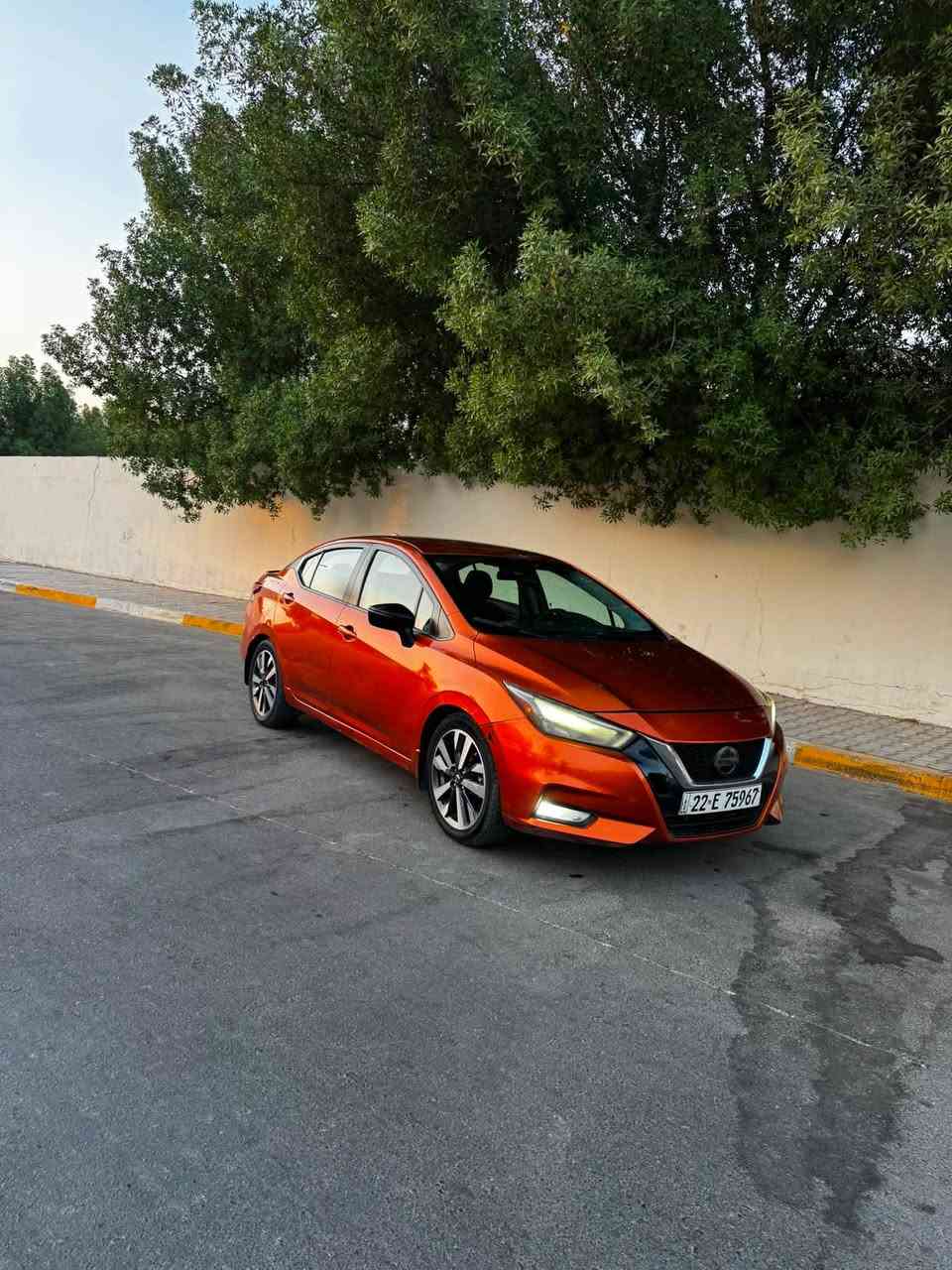 نيسان فيرسا2020 وارد امريكي 
رقم شمال اربيل الدولي
فئة SR
حجم المحرك 1.6 اربعة سلندر 
كير مكينة صدر شواصي ايرباك كله مكفول
الحادث مرفق بل صوره
باب خلف السايق والجاملغ الخلفي
وبالعراق جاملغ امامي جهة السايق وباب السايق يعني ٤قطع صبغ
مواصفات
1-بصمة تشغيل
كامرة دوارة+شاشة كبيرة
2-رادار امامي +خلفي
3-نقطة عمياء
4-اشاير بلمري
5-ويل كب
6-اوتو بريك امامي +خلفي
7-رون الكتروني
8-تنبيه عند الخروج من المسار 
9-كامرة دوار
10-تحكمات استيرن
11-مثبت سرعة
12-شاشة
13-ابل كار بلي +اندرويد اتو
14-شاشة اعطال
15- حساس ضغط هواء الأطارات
16- لايت اوتو تفاعلي
18- ستيرن رياضي 
السيارة عليهة ادامة كاملة
تخم نوزلات+تخم بلكات+تخم تاير+منظومة ماء جديدة مع الراديتر
منظومة تبريد كامله كله جديد من كمبريسر راديتر بخاخ بطل كله جديد
صدر امامي كله جديد
تخم تاير 
السياره كامله بدون اي نقص 
السعر 97وبيهة مجال جدا جدا جدا بسيط
للاستفسار اكثر الاتصال على الرقم
***********

مكان السيارة بغداد

