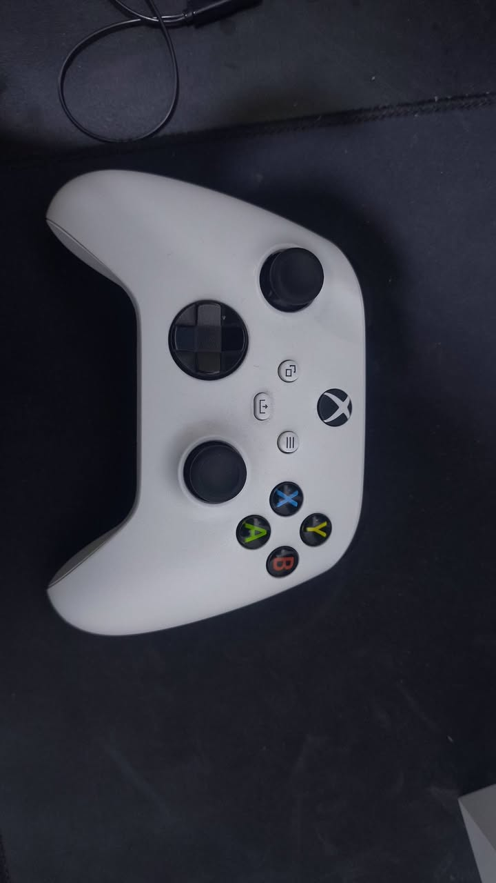 سلام عليكم
Xbox series s 512 g
جوستك ثنين سليمات مابيهن خلل
الجهاز نضيف نضافتة فول مثل مموضح بالصورة كارتونة غراضة كاملة 
مع كيمباس شهرين 
يوجد توصيل لجميع محافظات العراق 
السعر 450 الف شامل التوصيل 
خاص ***********

