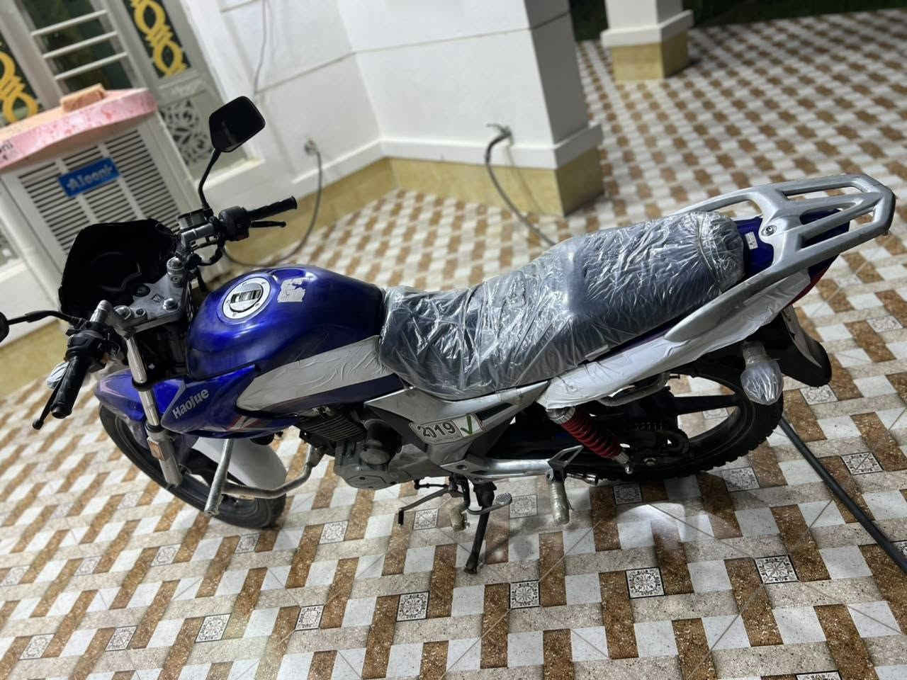 سلام عليكم هاوجي عدل للبيع موديل 2019 بي اوراق نضافه 100 100 سعره 900 وبي مجال للطيبين مكاني الرمادي ***********
