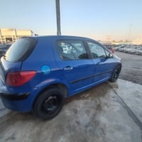 بيجو فرنسي • ٢٠٠٥ • قير ومكينة