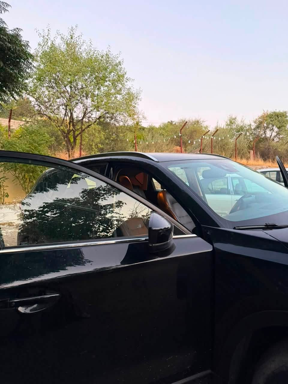 🚘 Mazda CX-5 2021 / مراوس
رقم سليمانيه ب اسمي 
عنوان ديالى بعقوبة التحرير 
بدون نقص /فول مواصفات للاخير 
• وارد أمريكي 🇺🇸
• المحرك: 2.5 لتر تيربو  250 حصان    Skyactiv-G
• گير أوتوماتيك
• دفع رباعي AWD
• ماشية تقريباً 70,000 كم قابل لزيادة 
• فول مواصفات
• رادار أمامي
• مثبت سرعة
• نظام المحافظة على المسار
•داتة شو
•صندوق كهربائي 
•بصمة تشغيل وبصمة ابواب وصندوق 
•4 تايرات جديدة. 
• Auto Hold
• كراسي كهربائية مع ذاكرة
• تبريد و تدفئة للمقاعد الاماميه 
•تدفئة مقاعد خلفية
•فتحة 
•سستم صوت Bose

• Apple CarPlay
• شاشة وتحكم 
• السيارة نظيفة جداً
• المحرك والگير بحالة ممتازة
****سعر السيارة 165**** وبيها مجال 
🔄 مطلوب مراوس
***********📞  التواصل. واتساب
