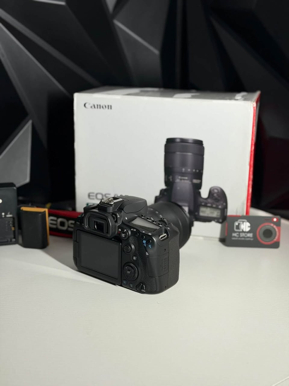 كانون 90D • عدسة 18-135mm USM • شاتر ١٤٠٠٠