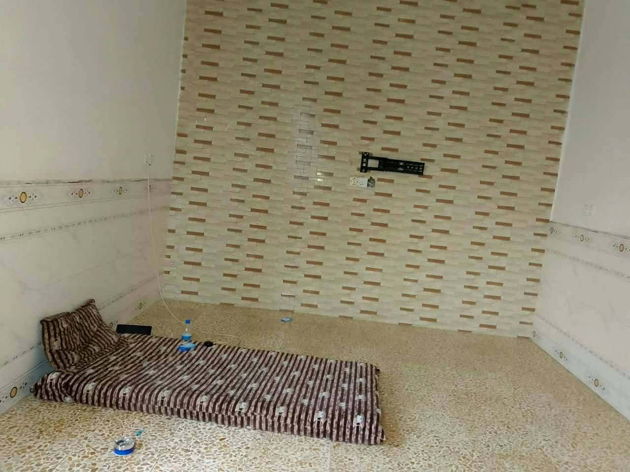 بيت للبيع • ٣٠٠م • غرفتين