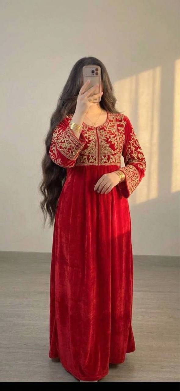 كلابيه نسائية • خامة ثقيلة • تطريز عالي
