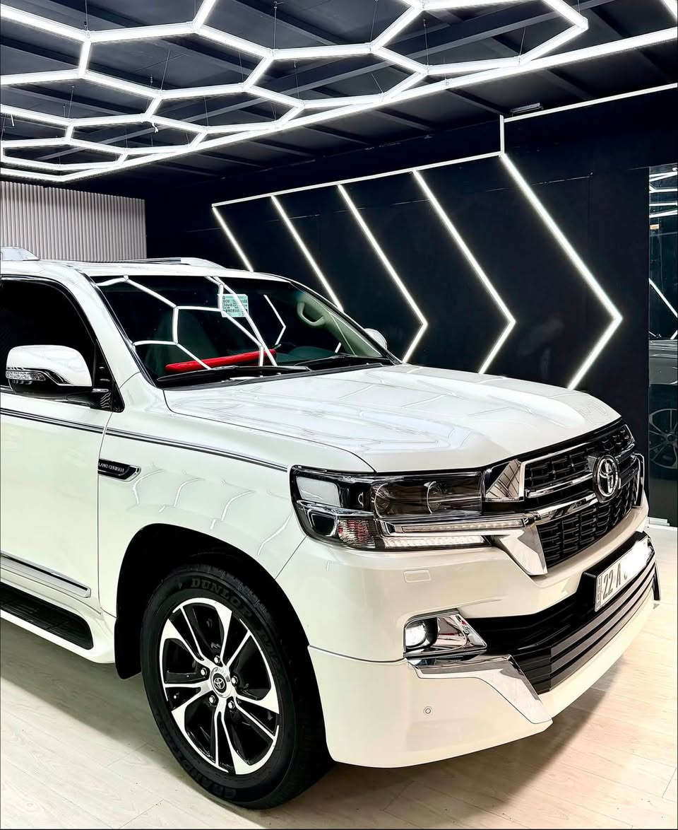 Toyota land crusir . 2021 . V8 . 38,km

Grand turing + SAS 🪬

اخت زيرو بل كارتون بمعنا كليمه زيرو🪬
سياره بل كارتون احله من صوره..🔹

🔹تويتا لاند كروزر موديل {2021} SAS
🔹سياره شريكه ساز درجه اولا گراندتورينگ
🔹سياره مكفوله كفاله عامه من كلشي
🔹بدون صبغ + بدون بارد + بدون شخت
🔹بدون حالوب + بدون رمل + بدون رصعه
🔹بدون حسوه + بدون حتا دعاميان شرط

🔹 سياره محرك بشرت ما مفتوح زيره 
🔹سياره {8 سلندر } { 4,600} 
🔹ماشيه{38,000} الف كيلو شرط
🔹{ 4 تاير و ويل بيلادي دنلوب اصلي}
🔹سياره مواسفات ساز اصلي 
🔹{3 شاشات بيلادي + غراضات موجود
🔹{ كتلوكات + عرضيات + 2 بصمه 
🔹{ هيدفونات + سيرڤسات كامل 

🔹مواصفات سياره 
🔹{شاشه كبير + كاميرات + حاسات}
🔹{3 شاشات + فتحه سقف + جلد.}
🔹{كشن كهرباء + شحن موبيلا + ..}
🔹{8 ارباگ + تبريد مركزي +باب جك}
🔹{بصمه تشغيل عن بعد +سلاجه..}
🔹{ليد زينون + تحكمات ستيرن ..}
🔹{دبل فوليوم + فور ويل+هوك}

🔹{سياره سنويه بسمي مباشر حول} 
🔹{تحويل مباشر حول بسمي}
🔹{ سياره رقم اربيل دولي }
🔹{ مكان سياره سليمانيه}
🔹{رقم / ***********}
🔹{سعر سياره / 560$}
