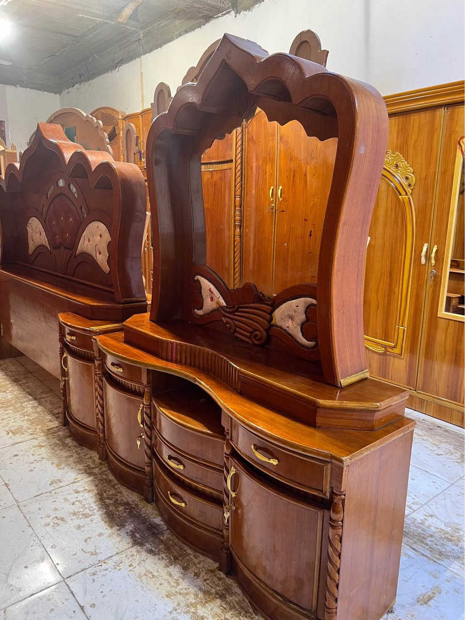 غرفه ام 6صاج قاطين نفخ حديث مسرح كامله نضافه فول سعر750ميسان العوفيه نهايه شارع سوك الاخضر مجمع الحمراني ***********
