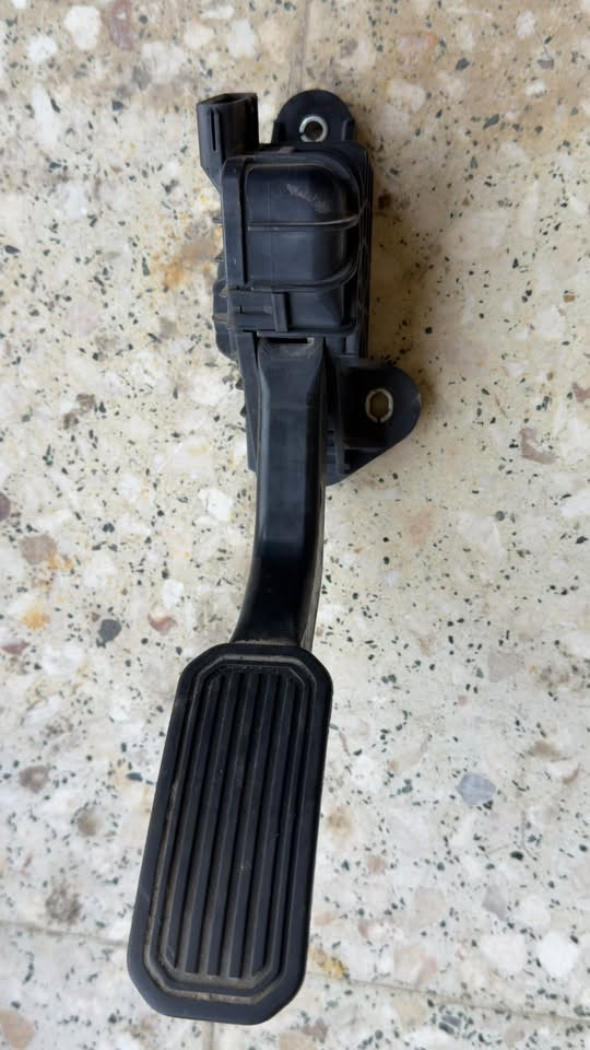 سلام عليكم
غراض fj للبيع 
عِنـ.̷̷̸̷̐ـديّ 
سلف 
داينمو
كمبريسر 
جويتر ادوات محرك 
نوزلات بلكات مسطرة نوزلات

كله شرط الفحص 
***********
اسعار مناسبة

