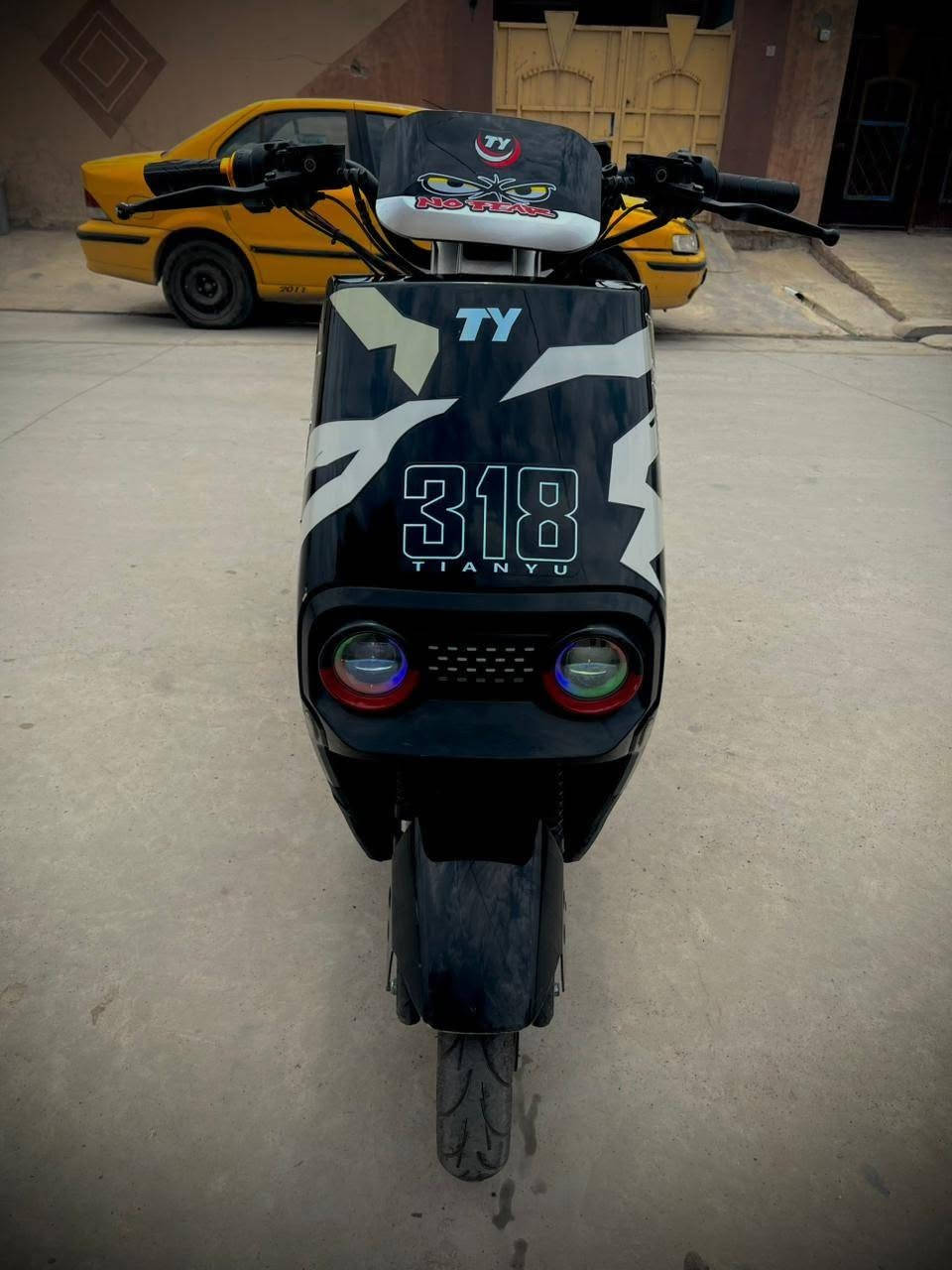 سلام عليكم ادمن وافق حبيبي ❤️ 
للبيع فقط دراجه 318 معروفه مواصفاتها 6 بطاريات كل بطاريه 36 امبير تروح مسافه حقيقي 90 كيلو سرعته 79 حقيقي 3 كير بك خلفي كامل دراجه مستخدمه شهر فقط اخذته ب 900 
هسه اريده 600 وبيه مجال بسيط للشراي بطاريات شرط كهربايات كله شغال ضمان شهر مكاني كركوك *********** واتساب فقط كركوك, العراق
