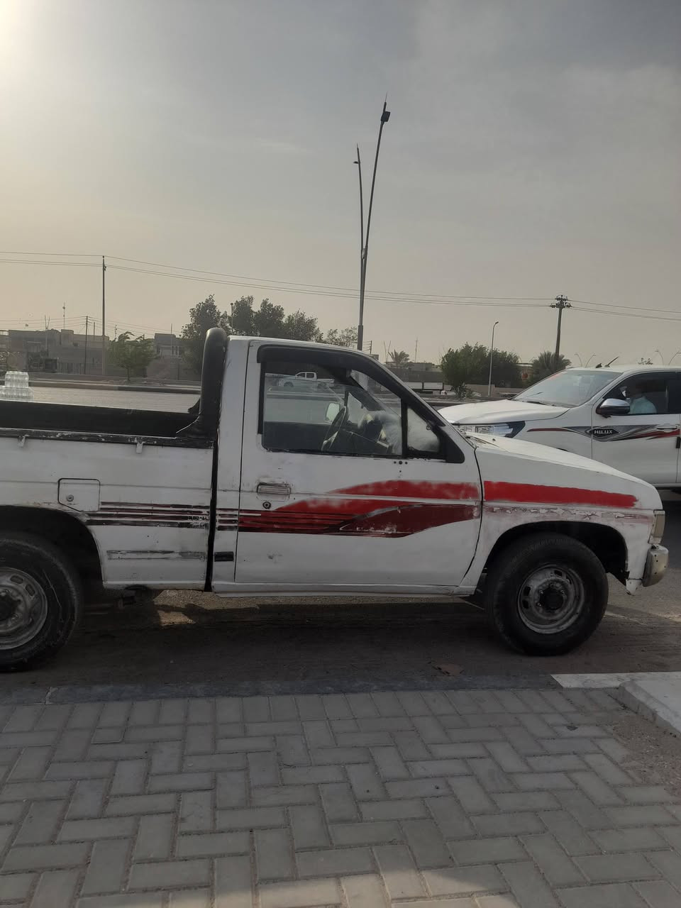 سلام عليكم بيكم نيسان موديل 93 رقم نكليزي سنويه و31 سعر 35وبيه مجال 
رقم***********
