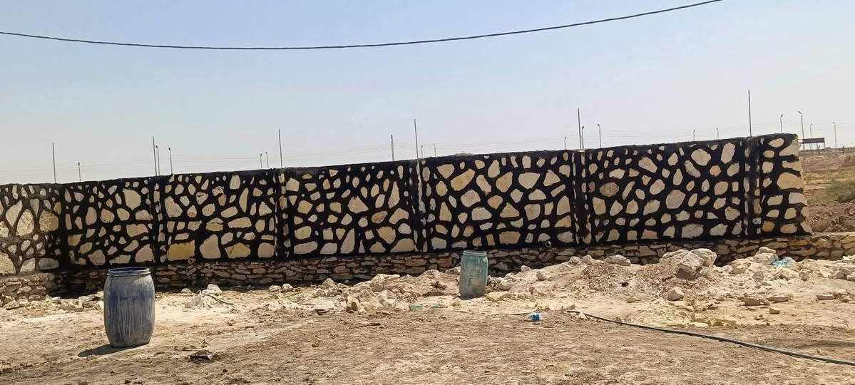 بناء • حجر كريستو • عمل