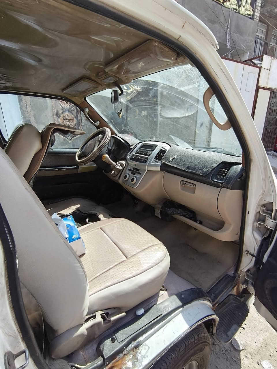 سيارة H1 موديل 2012 كير ومحرك مكفول بس بيه طخات بصيط على البارد السعر 65 العنوان بغداد مدينة الصدر رقم الهاتف ***********
