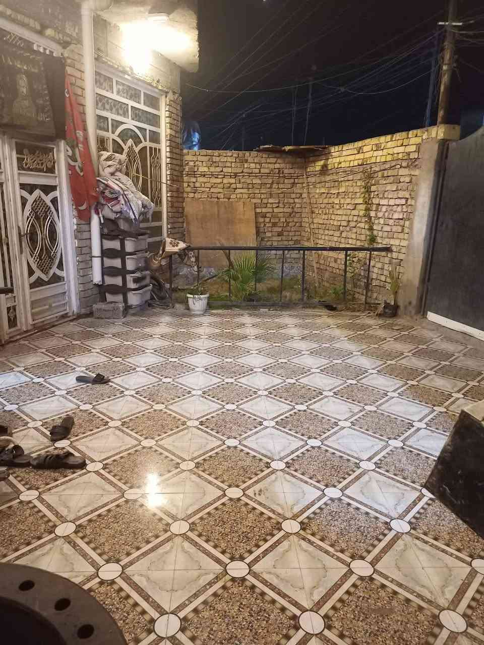 دار البيع مساحه ٢٠٠
بل بيكات قرب ل يوسف 
***********

