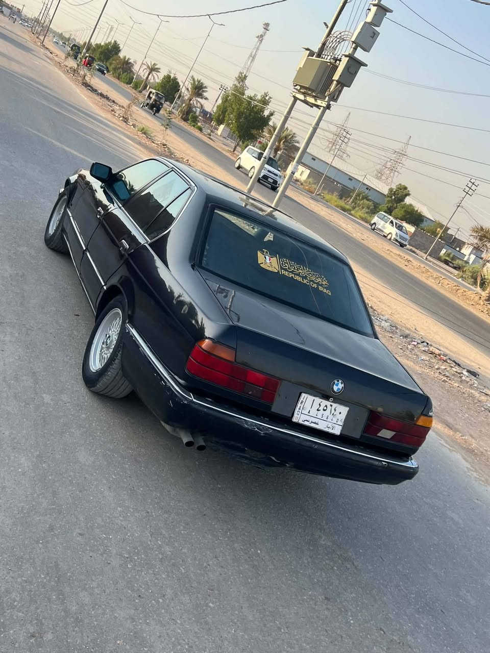 اسلام عليكم 
للبيع BMW موديل 1992
حجم 730
سياره نضيفه بمعنى الكلمه 
حداديه جديده 
  تخم تاير تبريد ثلج ❄️
كهربائيات كلها شغاله 
شاشه لمس سنتر لوك اربع بيبان 
منظومه غاز بانزين جديده 
سياره مال جناي خير من الله 
السعر 35$ وبيها مجال 
المكان بابل ـالهاشميه 
رقم الهاتف/***********
