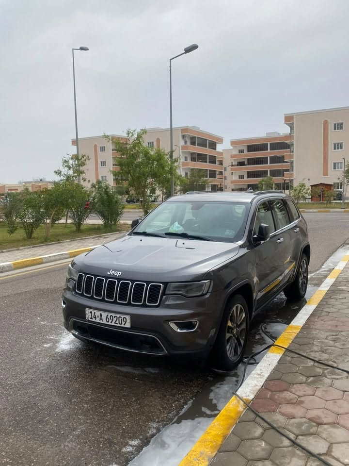 جيب خليجي 2018
ماشيه 112mile
مبدل باب خلفي نفس لون اصلي 
مكفوله من الصبغ 
سياره مابيها مصرف حداده وتايرات وتبريد
بصره
***********
