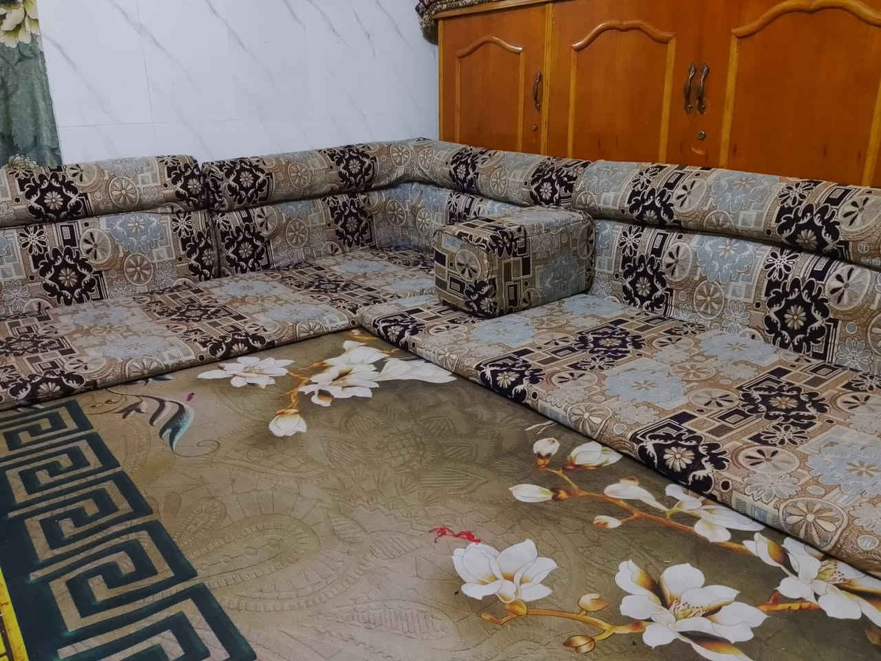 جلسه 6دواشك مستعمله نضافه 85% سعره 120 العنوان كربلاء مقابل مستشفى الكفيل موجود خاض الرقم ***********
