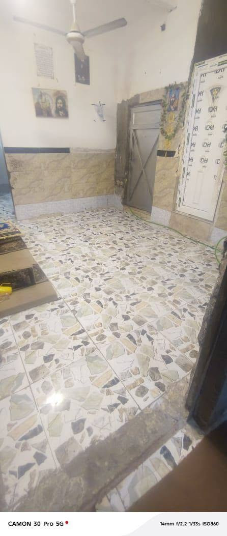 السلام عليكم بيت للبيت المساحه 66 طابو زراعي سند 25 طابقين غرفتين وصحيات للفوك وللجوه وهول ومطبخ وكندور  ومساحه كراج زينه  مكان كربلاء فريحه مسافه قليله عن مجمع سيد اسماعيل السعر 50 وبي مجال قليل 
***********
