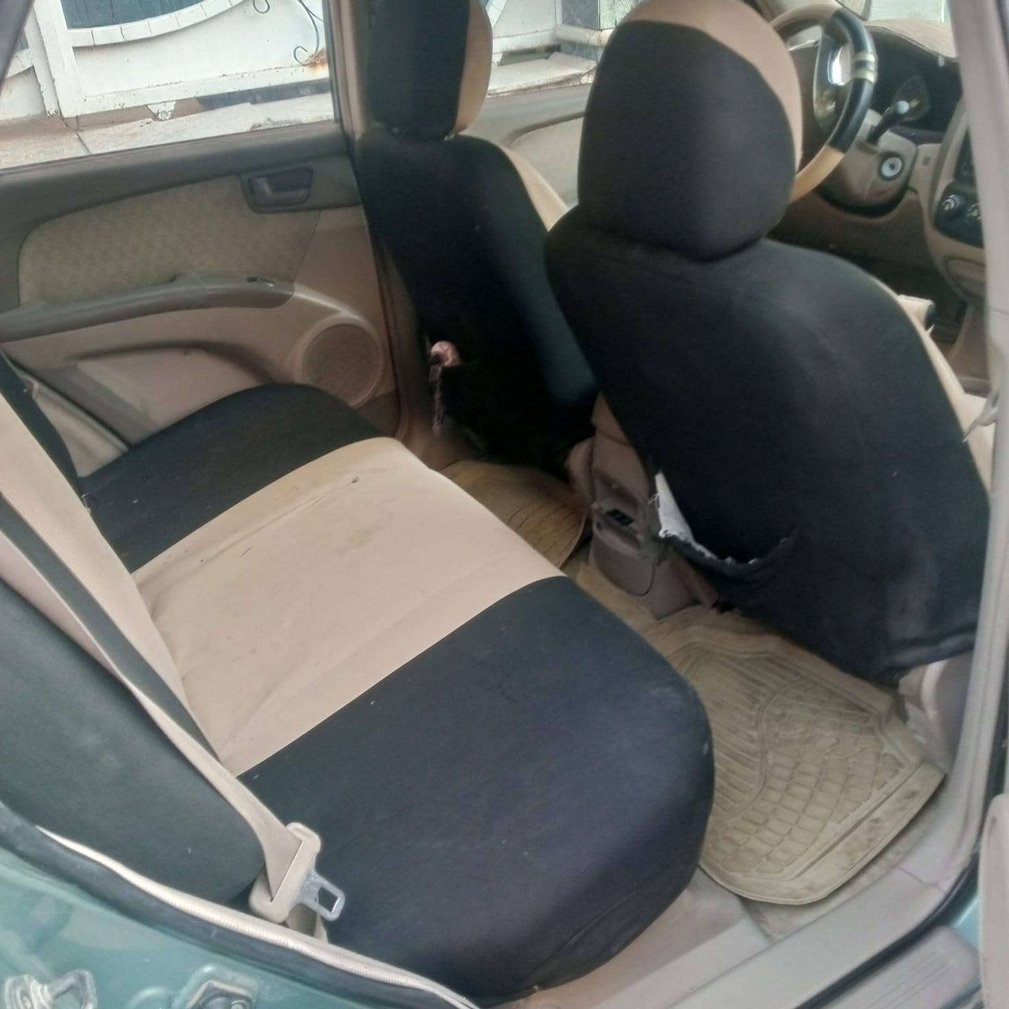 كيا سبورتج للبيع موديل ٢٠٠٧ رقم بغداد كير مكينه خير من الله حجم المكينه ٢٠٠٠ اربعه سلندر السياره بيه قطع صبغ ابيعك مصبوغه حزام  مكاني بغداد  الشعله السعر٩٠ $  وبيه مجال بسيط للاستفسار ***********
