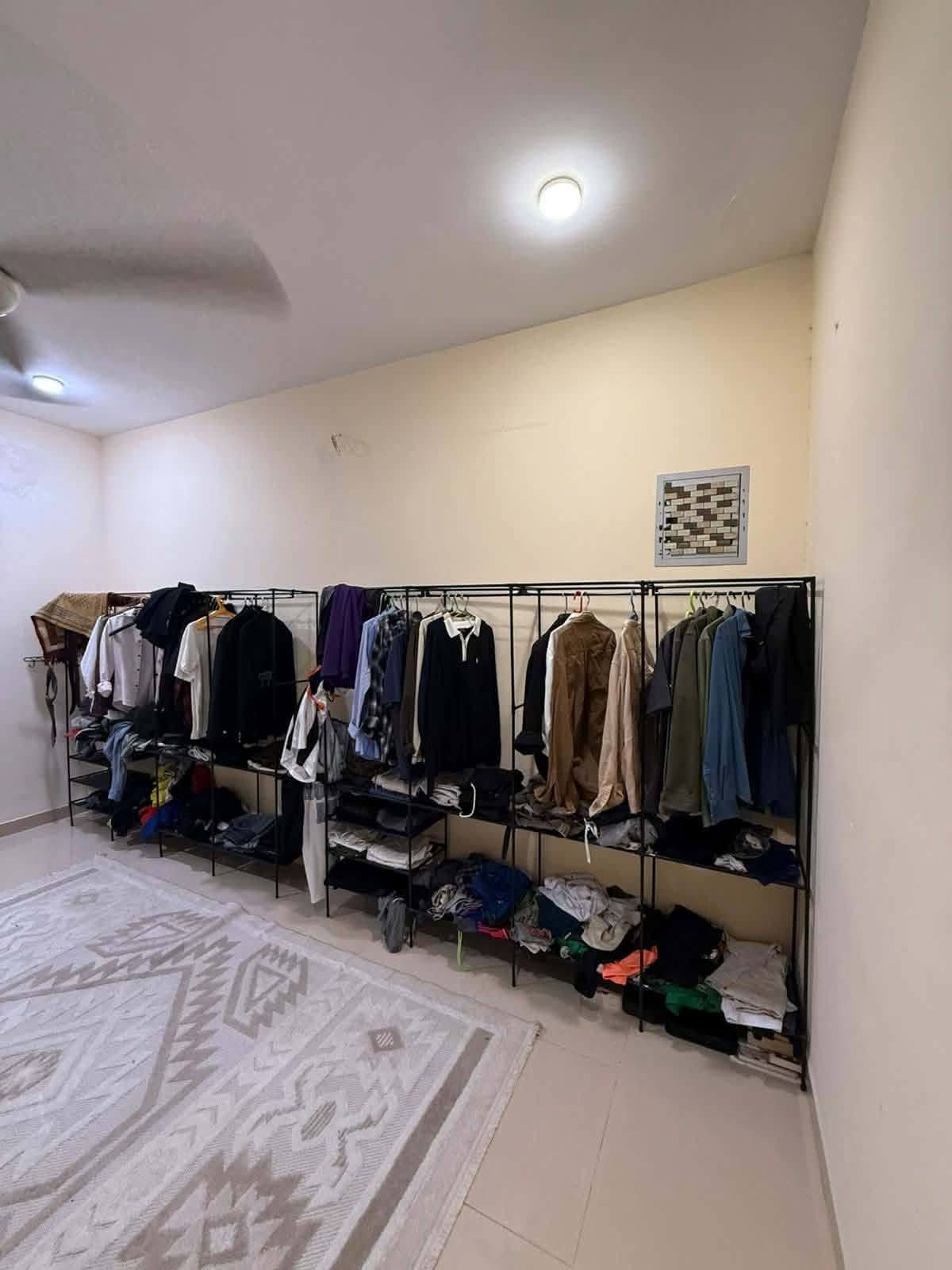 🏠 يا الله… السلام عليكم ورحمة الله وبركاته
📢 زبائننا الكرام، فرصة مميزة للسكن والاستثمار!

يتوفر دار للبيع في أم الخيل الرابعة، بمساحة 150 متر وواجهة 7.5 متر، والدار مكوّن من طابقين:

🔹 الطابق الأرضي:
• غرفتا نوم
• صالة
• استقبال
• مطبخ
• مناور عدد 2
• مجموعتان صحيتان
• أرضيات بورسلان

🔹 الطابق العلوي:
• سطحان
• صالة كبيرة
• مجموعة صحية

💰 مطلوب للإسكان: 46 مليون
💵 التسديد الشهري: 260 ألف دينار
🔥 السعر باليد: 185 مليون دينار

📍 للاستفسار ومراجعة تفاصيل الدار:
مراجعة مكتب الشهد للعقار في خدمي حي الجزائر، مقابل المصرف المتحد للاستثمار.

📞 للاتصال والاستفسار:
***********

***********

⭐ موقع مميز… فرصة مناسبة للسكن!

