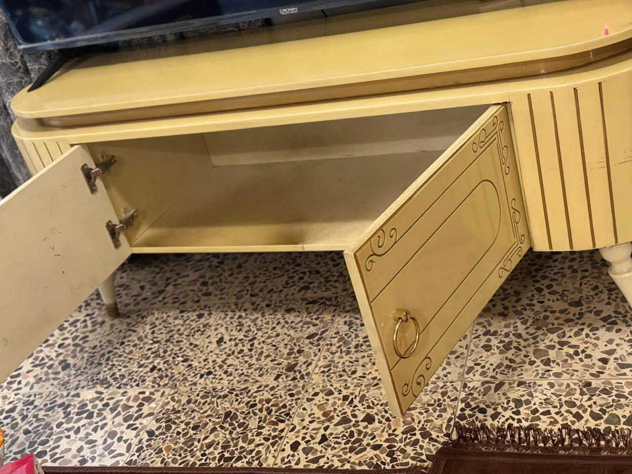 السلام. عليكم من رخصه مدير الكروب متاح اغراض منزل للبيع مذكور الاسعار هذا رقمي بي واتساب *********** المكان البياع
