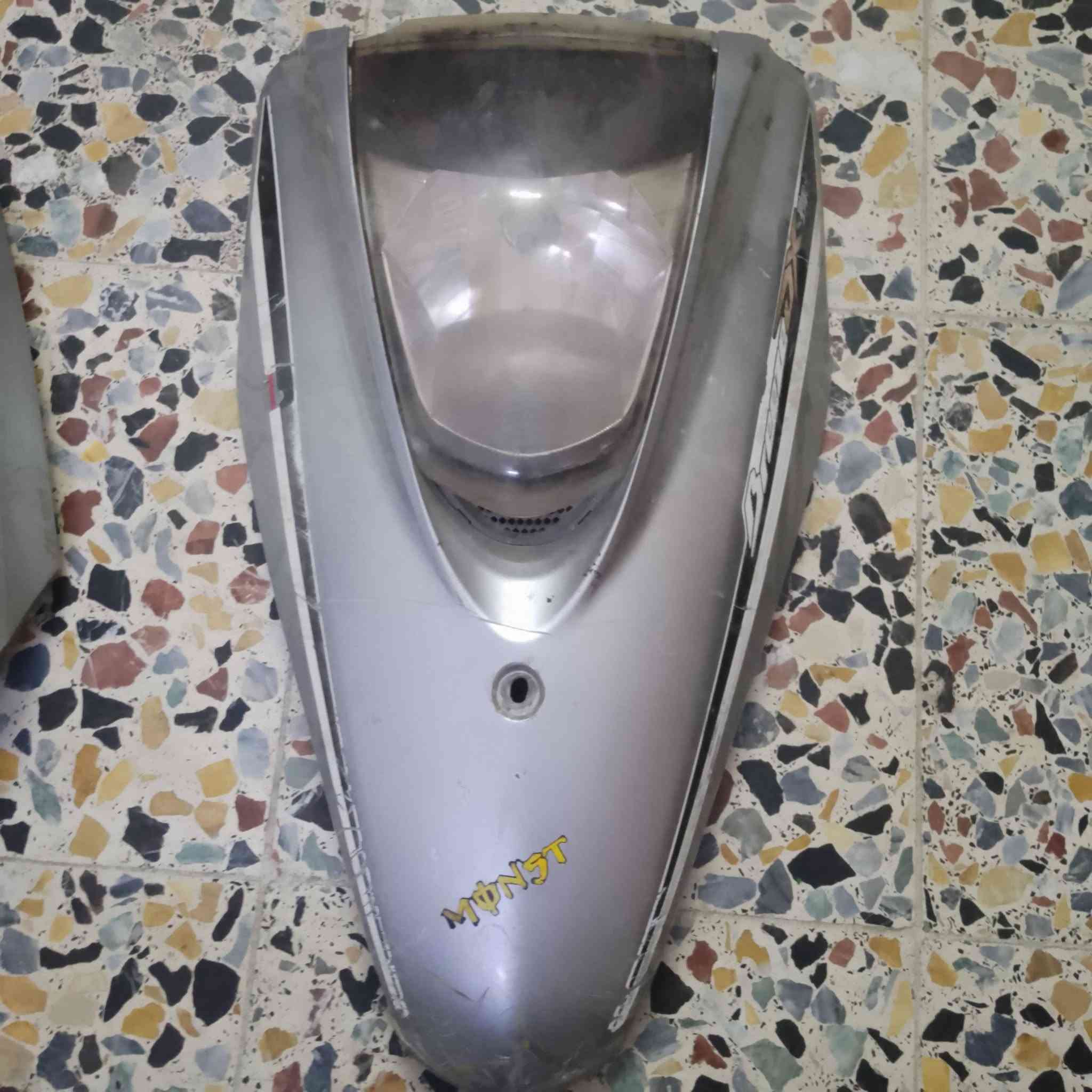 دراجه بريز ١٤٠ لايت ناصي
كفراتها موجده تشتغل الدراجه الكابريته تعبانه تخربط ابيع كوم حديد
مكاني بغداد الحريه 
سعر 150 
رقم الهاتف ***********

