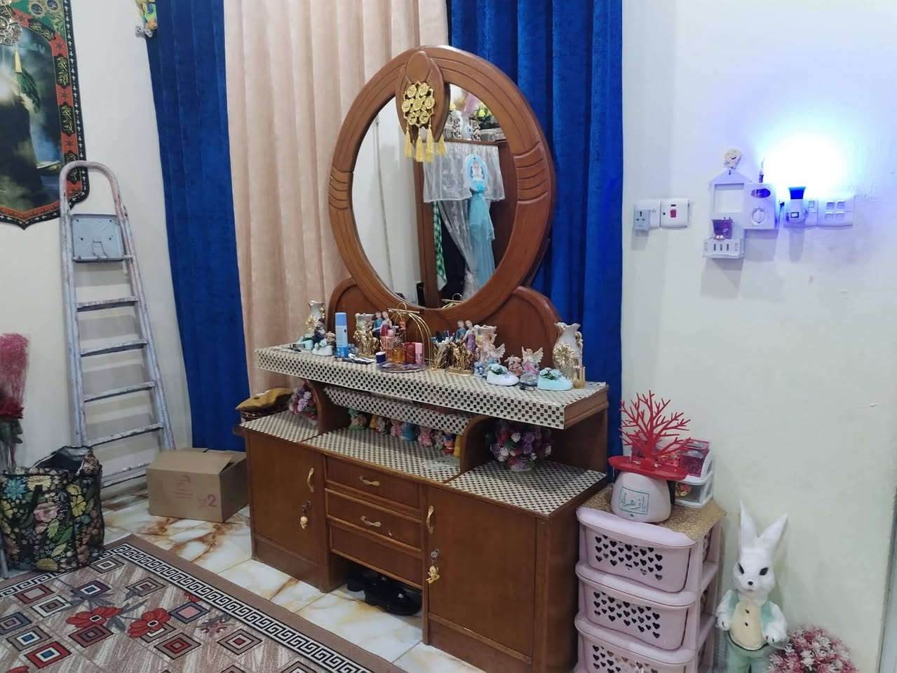 العماره 
سلام عليكم غرف صاج نضيفه البيع نضافه فول  
تفاصيل عله هذه رقم ***********
