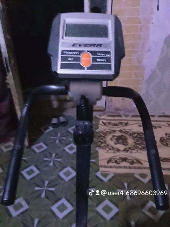 بايسكل رياظي للبيع السعر،١٢٥العنوان  واسط قضا الحي ***********
