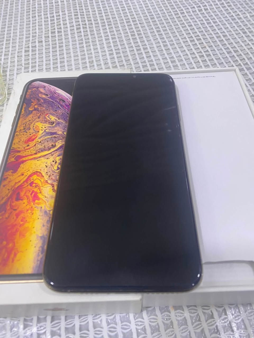 اكس ماكس نظافه 99/100 مستبدل بطاريه 100فقط
الشاشه بلادي بيها نقطه ما مأثره
فيس ايدي كلشي شغال
ملحقات (كارتون+كيبل+كفر) 
سعر 190بي مجال قليل
***********
عنواني بصره
