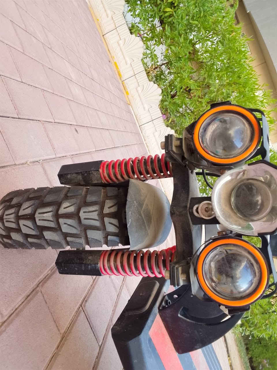 سكوتر للبيع مستعمل 6اشهر السعر 450وبي مجال رقم التواصل ***********
