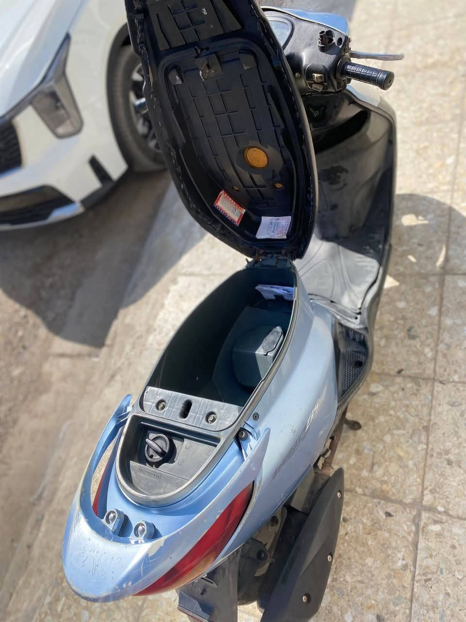 سرعة ١٤٠+ كابريتربلادي+ سلف بلادي
كفرات اصليه  + كهربائيات
عدادات كيجات دبلات كلها شغال
سلف هندر كلها شغال محرك ناعم 
دراجة كفاله عامه كلها الشراي يتصل
هذا رقمي *********** سعر 750 وبيه مجال 
جيب فيتر وتعال
