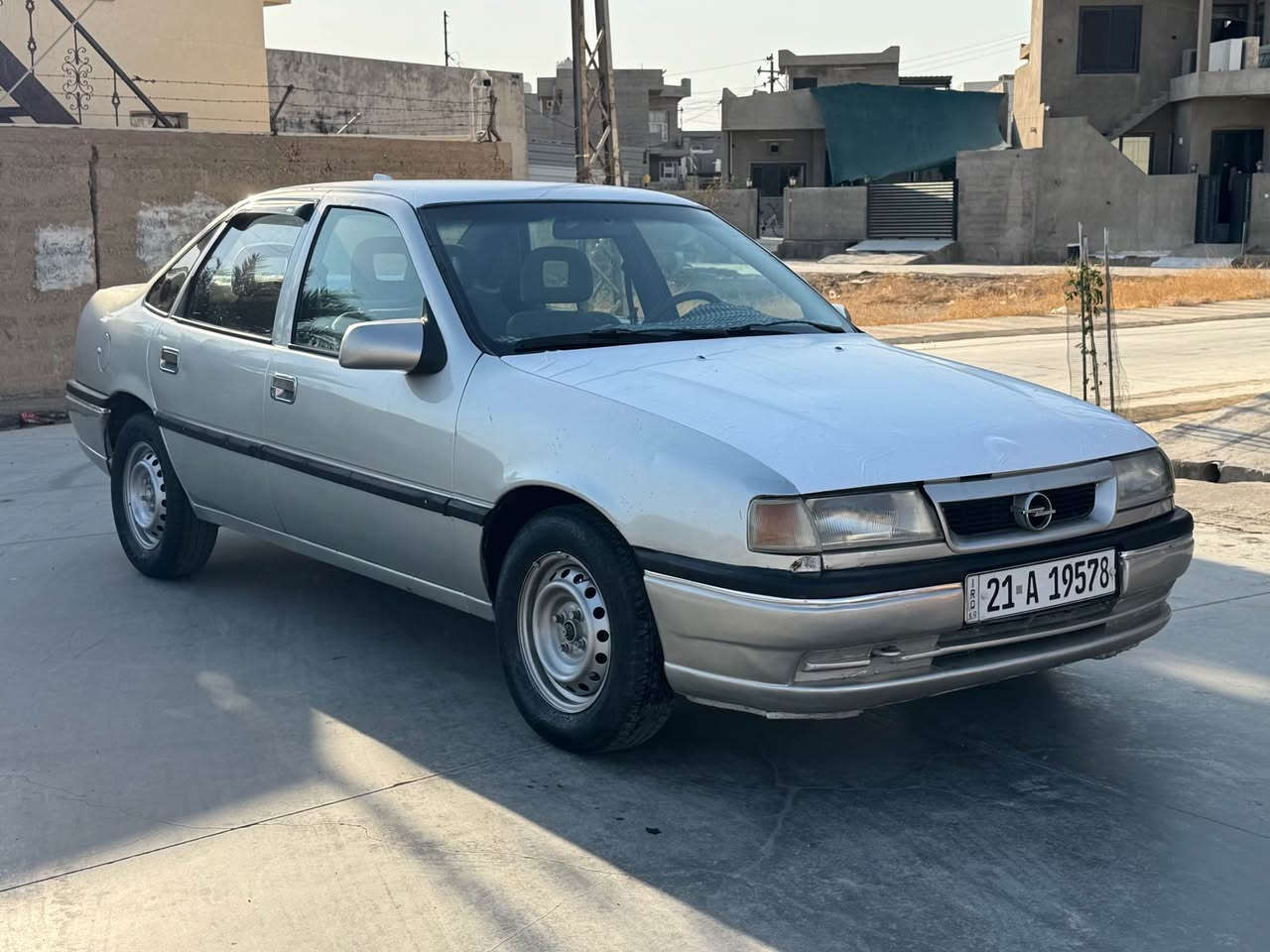 اوبل فكترا موديل 1992
محرك18 كير عادي
سنويه هزه جديده دفتر بانزين بي
رقم سليمانية شرط تحويل وكالة 
كلير عام بي ضربه خفيفه جامرلغ سكن
42 بي مجال
رقم ***********
عنوان كركوك بنچا علي كركوك, العراق

