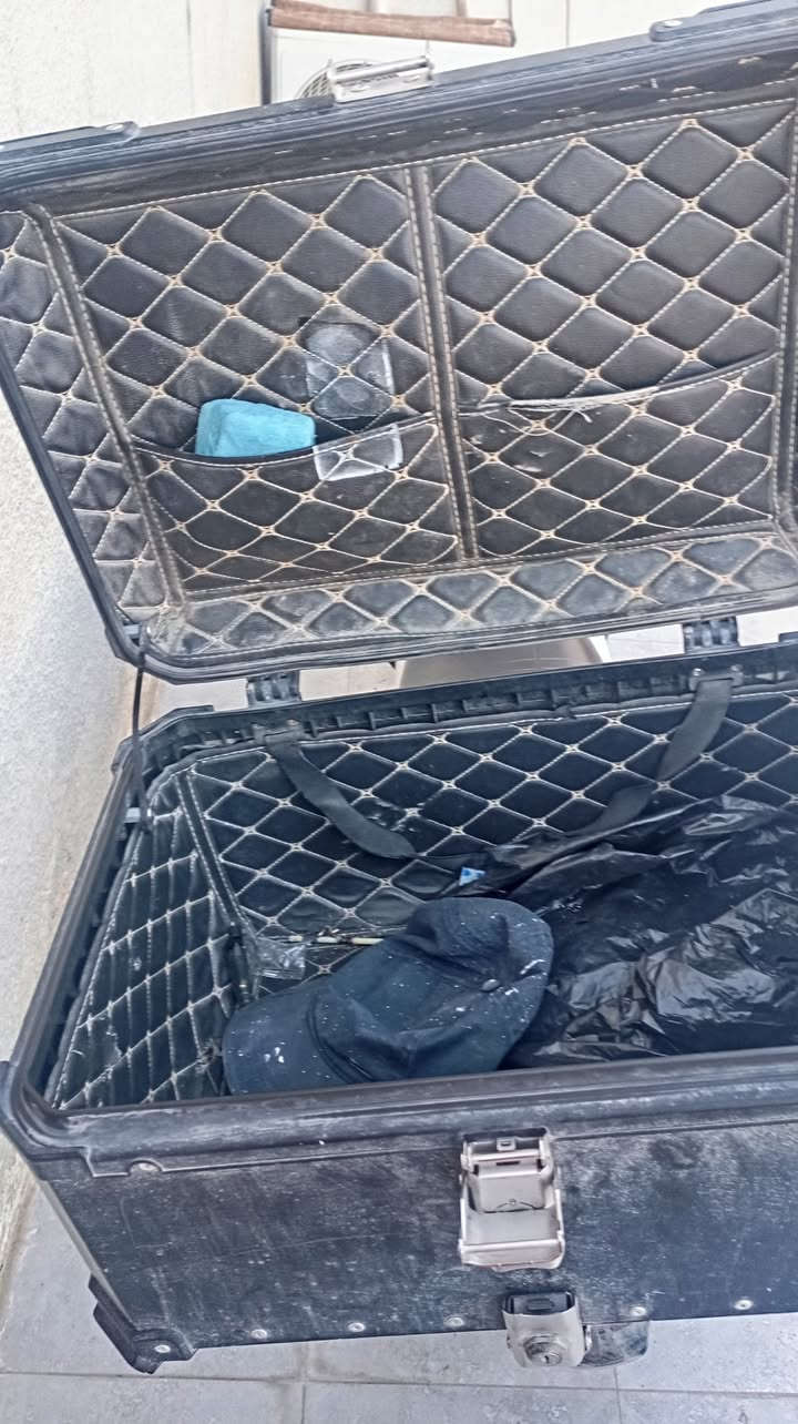 صندوق دراجة المنيوم اصلي نظيف مغلف ومبطن حافظ يعني فيه فقط شوي خدوش بس يحتاج له فقط غسل لأن متروك

العنوان: بغداد - حي الجامعة 
للتواصل: *********** بغداد, العراق
