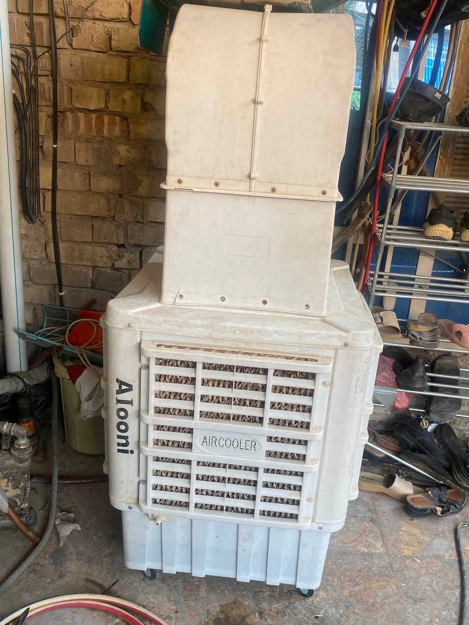 مبرده كونفيره ام الدكت ماطور جديد صار يومين شديته وسربس جديد بعده ممشتغل للبيع وسعرها 200 المبرده 3 سرع وحلفات جديده مكانها قريب سوق رضا ***********
