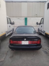 BMW للبيع موديل ١٩٩١ محرك ٥٣٥ فول مواصفات تدفئه وتبريدمحرك جيد مكانه ب...
